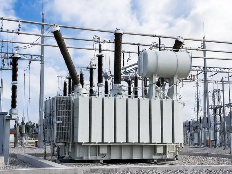 Oil-immersed transformer for industrial facilities