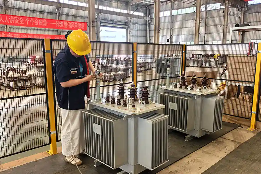 Huasheng pole-mounted transformer and test equipment in the factory inspection area